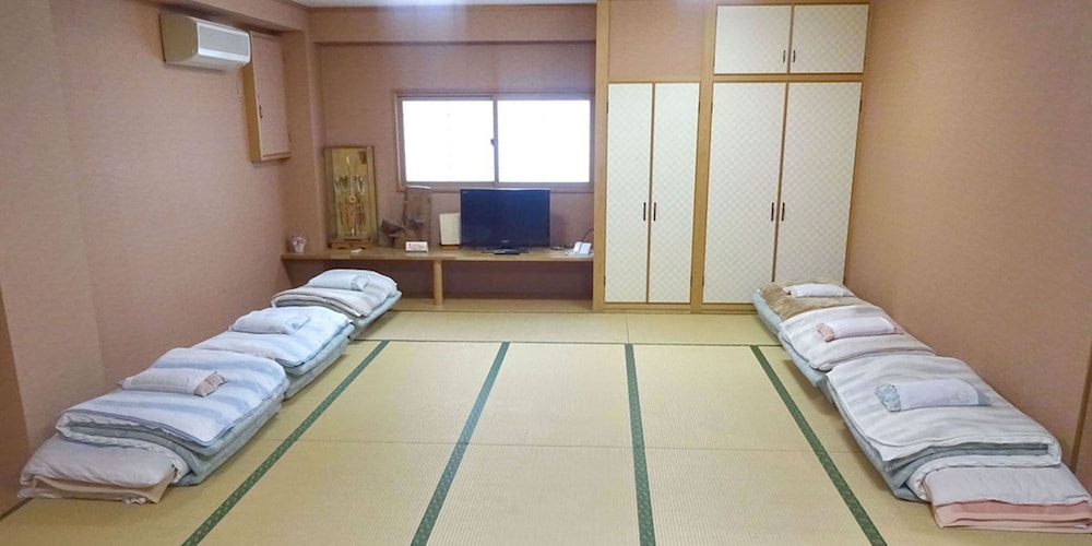 和室18畳 共用バスルーム | 今里旅館