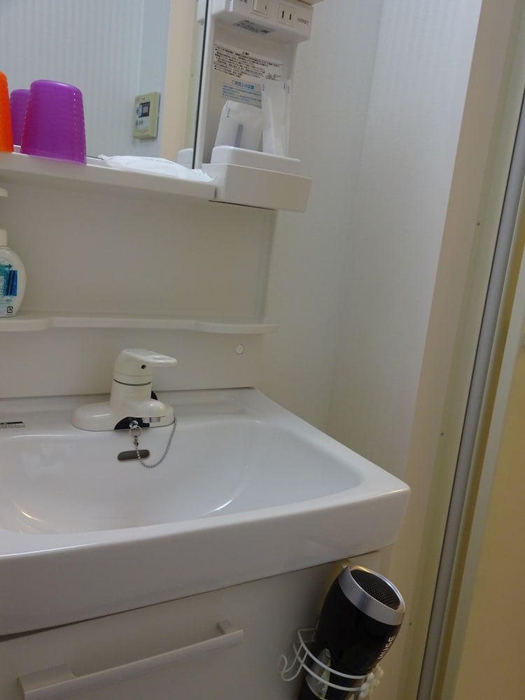 和室8畳 専用バスルーム バスルームのシンク0 | 今里旅館