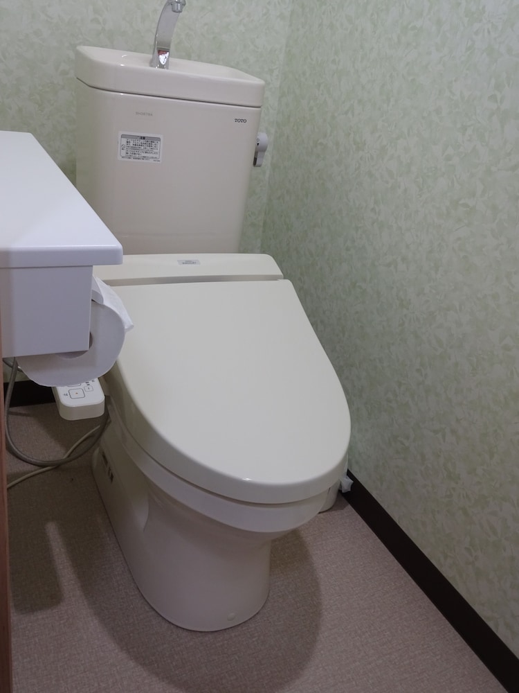 和室8畳 専用バスルーム バスルーム1 | 今里旅館