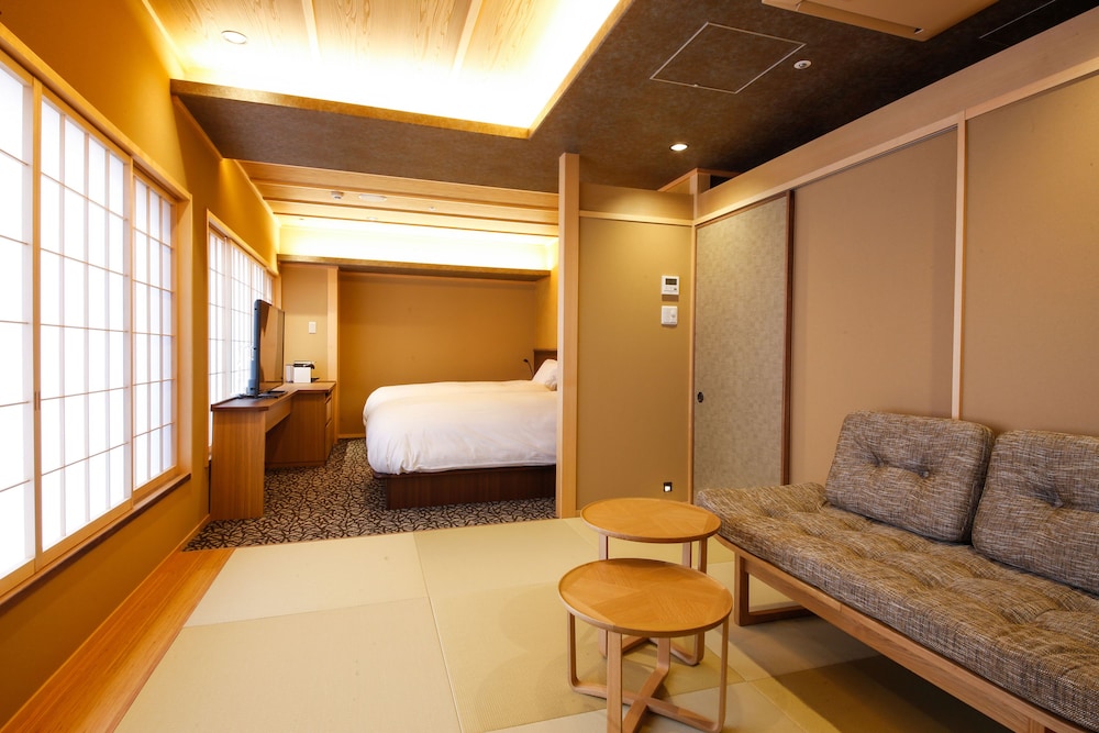 客室1 | ザ・シロヤマ テラス 津山 別邸 客室1 | ザ・シロヤマ テラス 津山 別邸