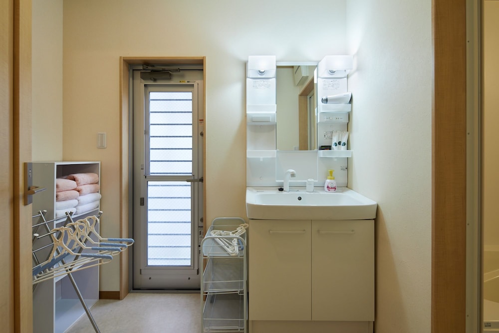 一棟貸し バスルームのシンク0 | 京都駅 五右衛門 別荘