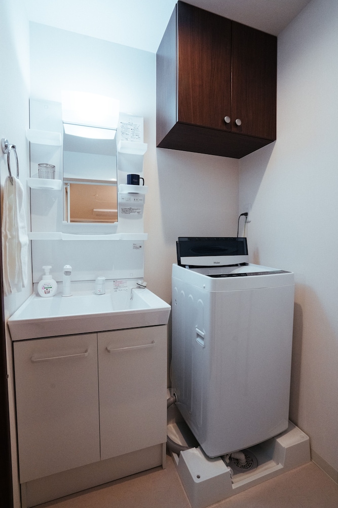 スタンダード ファミリールーム バスルーム1 | ベンズ ゲストハウス京都