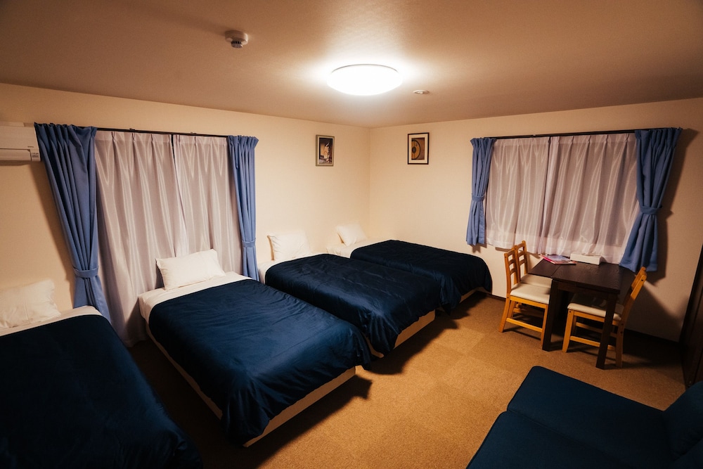 デラックス ファミリースイート 客室2 | ベンズ ゲストハウス京都