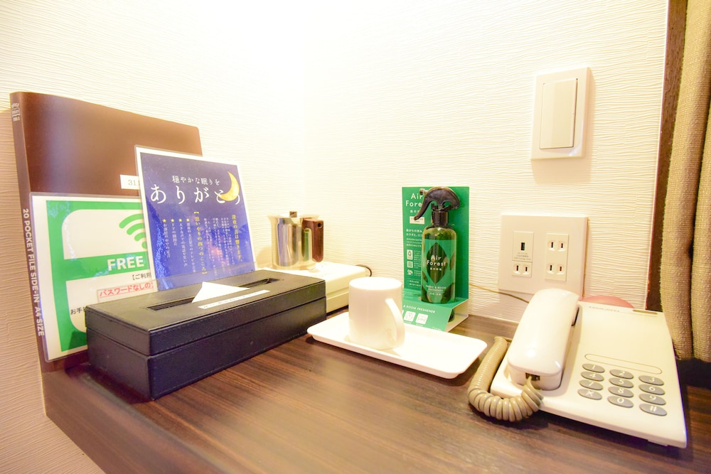 ツインルーム シングルベッド 2 台 禁煙 客室2 | 蒲田イン ソーシャル