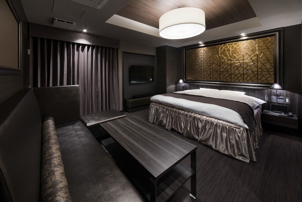 [禁煙] ラグジュアリー/スーペリアダブル キングベッド 1 台 | N ホテル