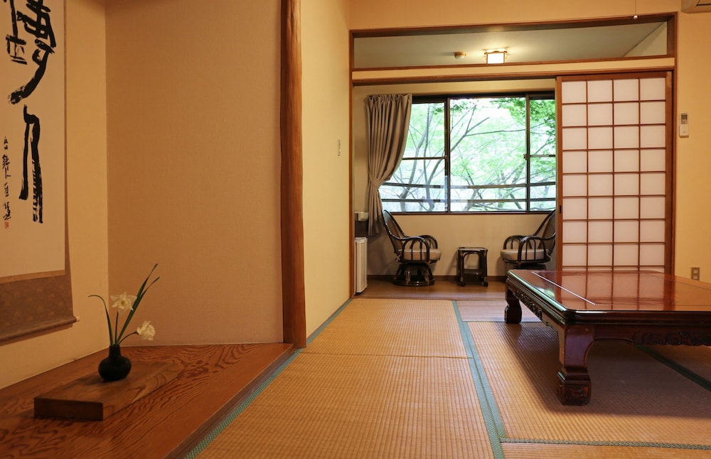 客室1 | 絹の湯 久惠屋旅館