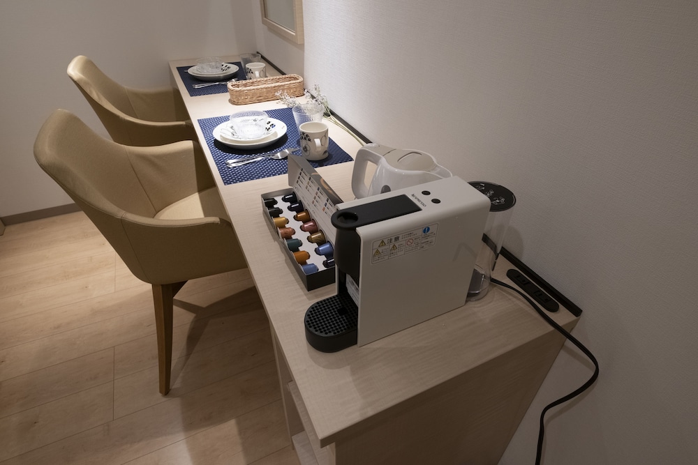 ベーシック アパートメント シングルベッド 2台 禁煙, C号室, 1F 客室内のダイニングエリア0 | STUDIO INN 西新宿