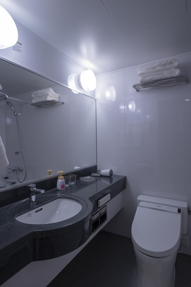 ベーシック アパートメント ダブルベッド 1台 禁煙, D号室, 半地下(窓あり) 客室4 | STUDIO INN 西新宿