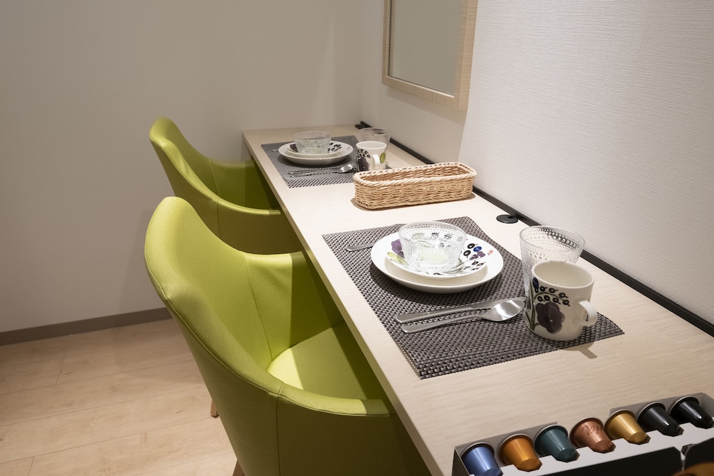 スーペリア アパートメント ダブルベッド 1台 禁煙, A号室, シティービュー, 2F 客室内のダイニングエリア1 | STUDIO INN 西新宿