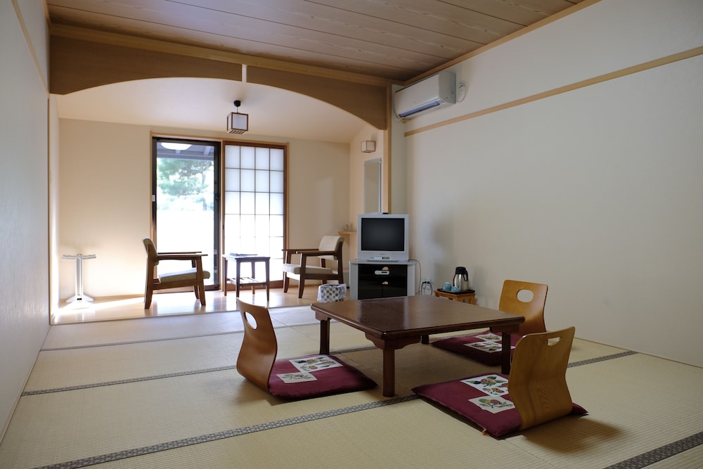 客室1 | ひよしフォレストリゾート山の家