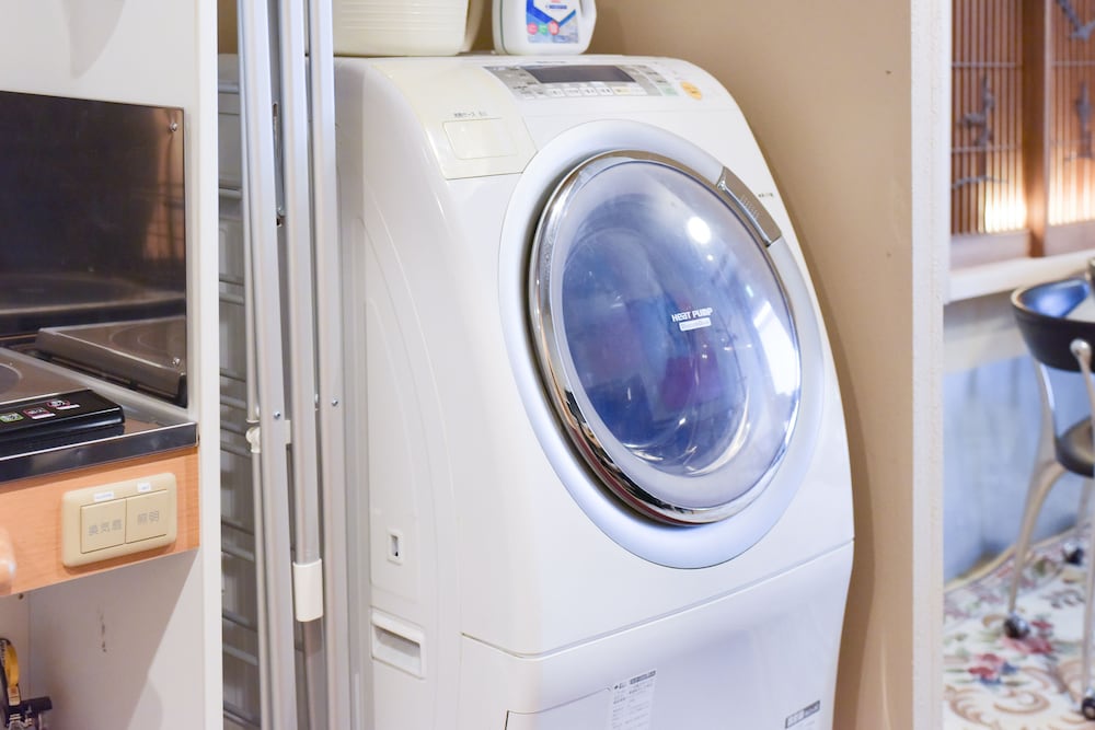 貸切一軒家 (最大9名) ランドリー1 | 代々木 ハウス