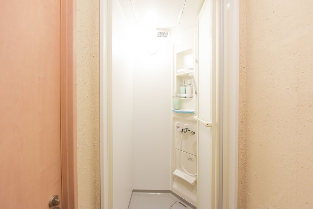 貸切一軒家 (最大9名) バスルームのシャワー0 | 代々木 ハウス