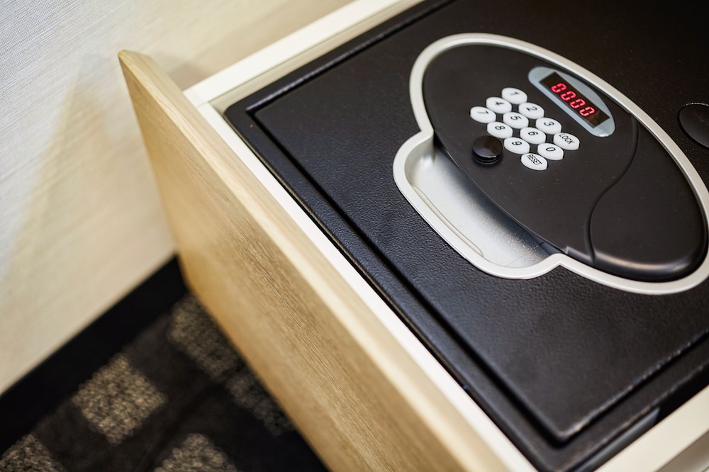 コンフォート ダブルルーム 禁煙 シャワーブース セーフティボックス0 | ザ ロイヤルパーク キャンバス 大阪北浜