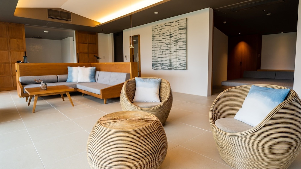 プレミアスイート ヴィラ 禁煙 リビング エリア1 | ザ リスケープ