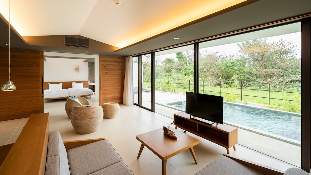 プレミアスイート ヴィラ 禁煙 リビング エリア2 | ザ リスケープ