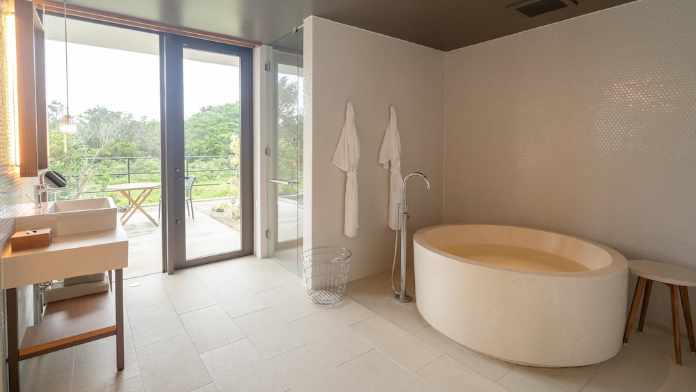 プレミアスイート ヴィラ 禁煙 バスルーム0 | ザ リスケープ