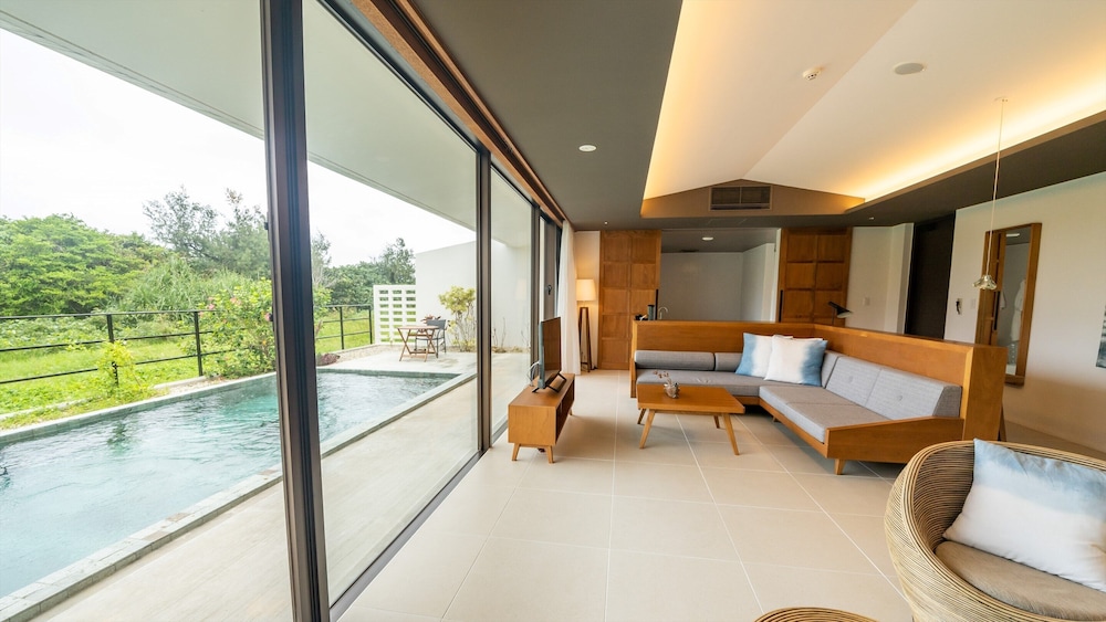 プレミアスイート ヴィラ 禁煙 リビング エリア4 | ザ リスケープ