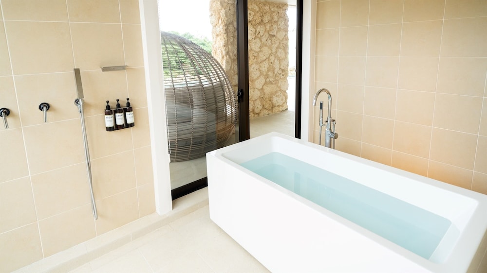 リスケープ スイート ヴィラ 禁煙 バスルーム1 | ザ リスケープ