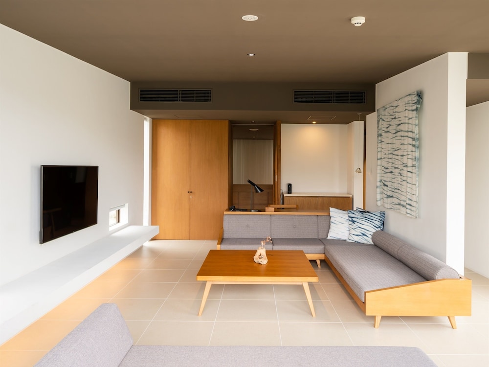 スイート ヴィラ フォース 禁煙 リビング エリア6 | ザ リスケープ