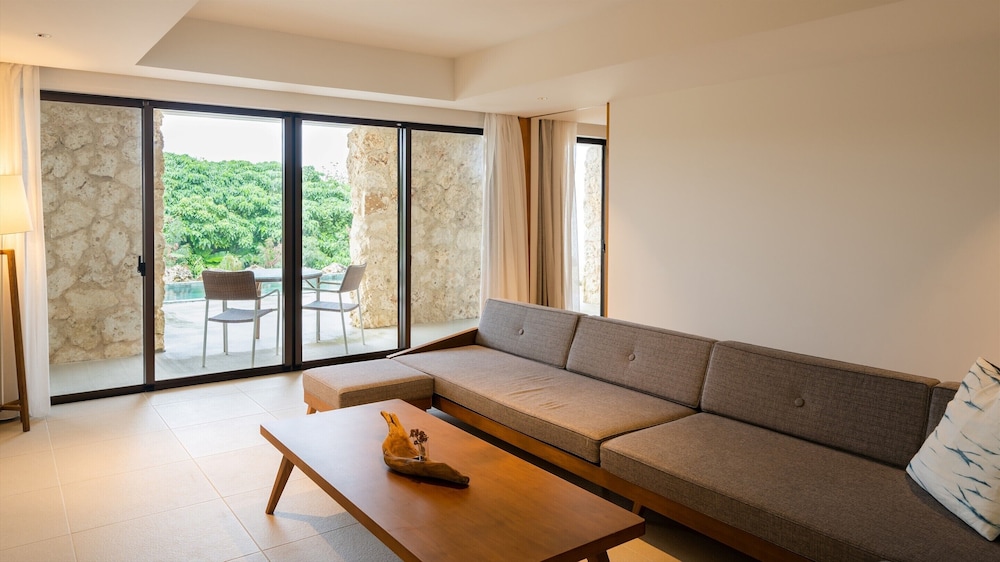 リスケープ スイート ヴィラ 禁煙 リビング エリア0 | ザ リスケープ