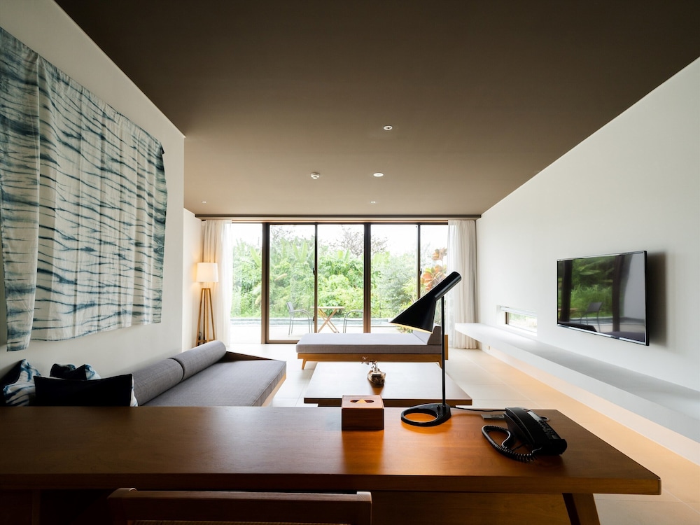 スイート ヴィラ フォース 禁煙 リビング エリア4 | ザ リスケープ