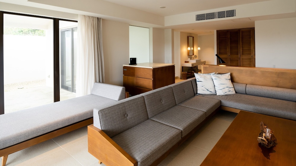 デラックス ヴィラ 禁煙 リビング エリア1 | ザ リスケープ