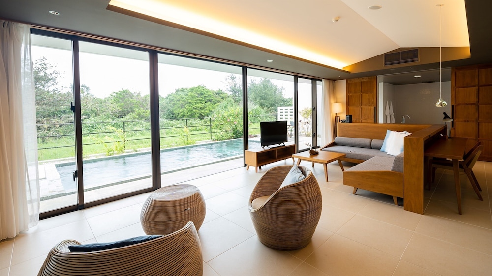 プレミアスイート ヴィラ 禁煙 リビング エリア3 | ザ リスケープ