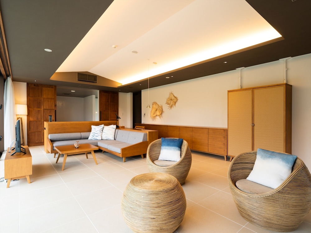 スイート ヴィラ フォース 禁煙 リビング エリア1 | ザ リスケープ