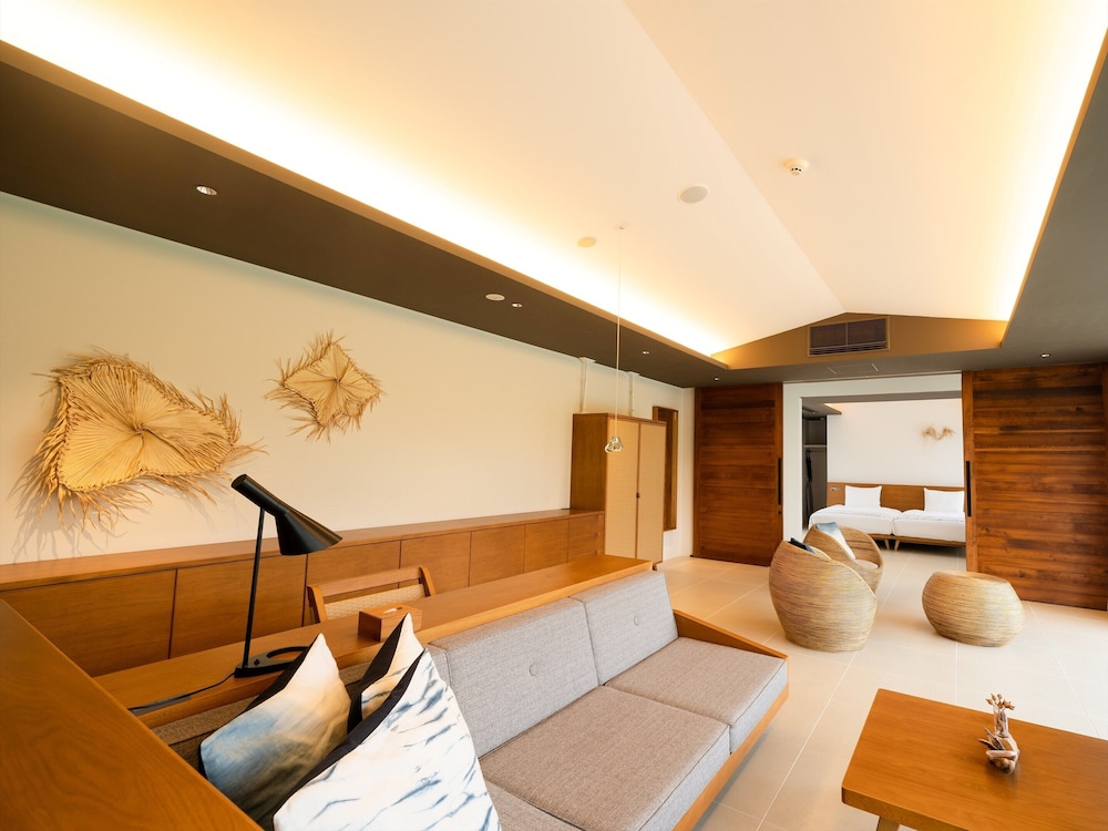 スイート ヴィラ フォース 禁煙 リビング エリア2 | ザ リスケープ