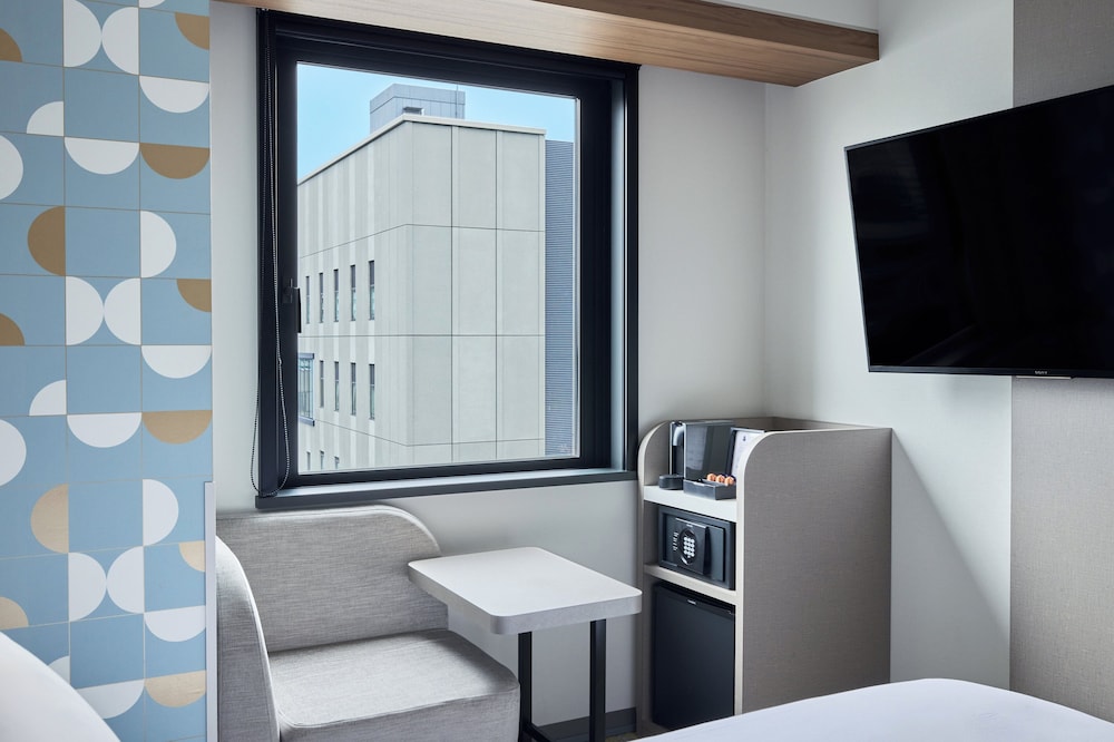 プレミアム ルーム シングルベッド 2 台 (High Floor, Free Breakfast) 客室4 | ホリデイ・インエクスプレス大阪シティセンター御堂筋 by IHG