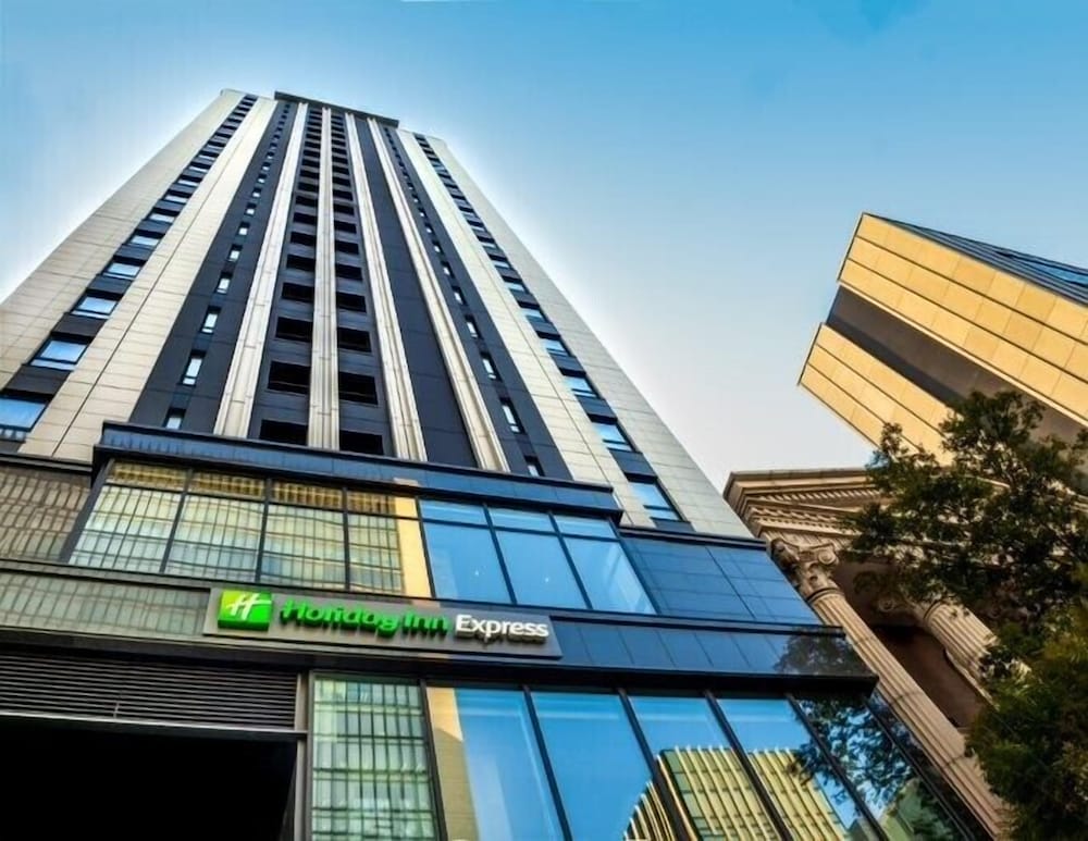 ルーム クイーンベッド 1 台 (Free Breakfast) 部屋からの景観0 | ホリデイ・インエクスプレス大阪シティセンター御堂筋 by IHG