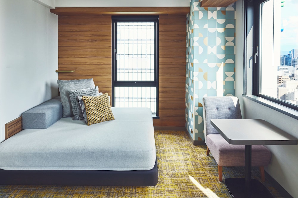 プレミアム ルーム シングルベッド 3 台 (High Floor, Free Breakfast) | ホリデイ・イン エクスプレス大阪シティセンター御堂筋 by IHG