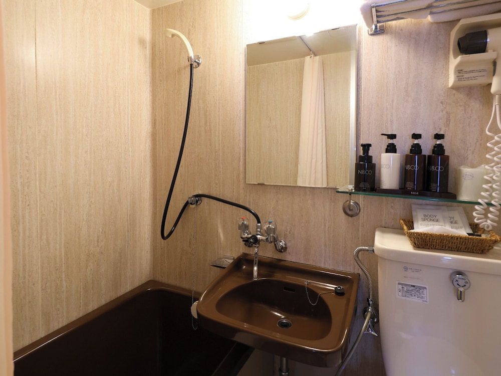 スタンダード ツインルーム バスルーム0 | プチホテル＆レストラン オールドエイジ