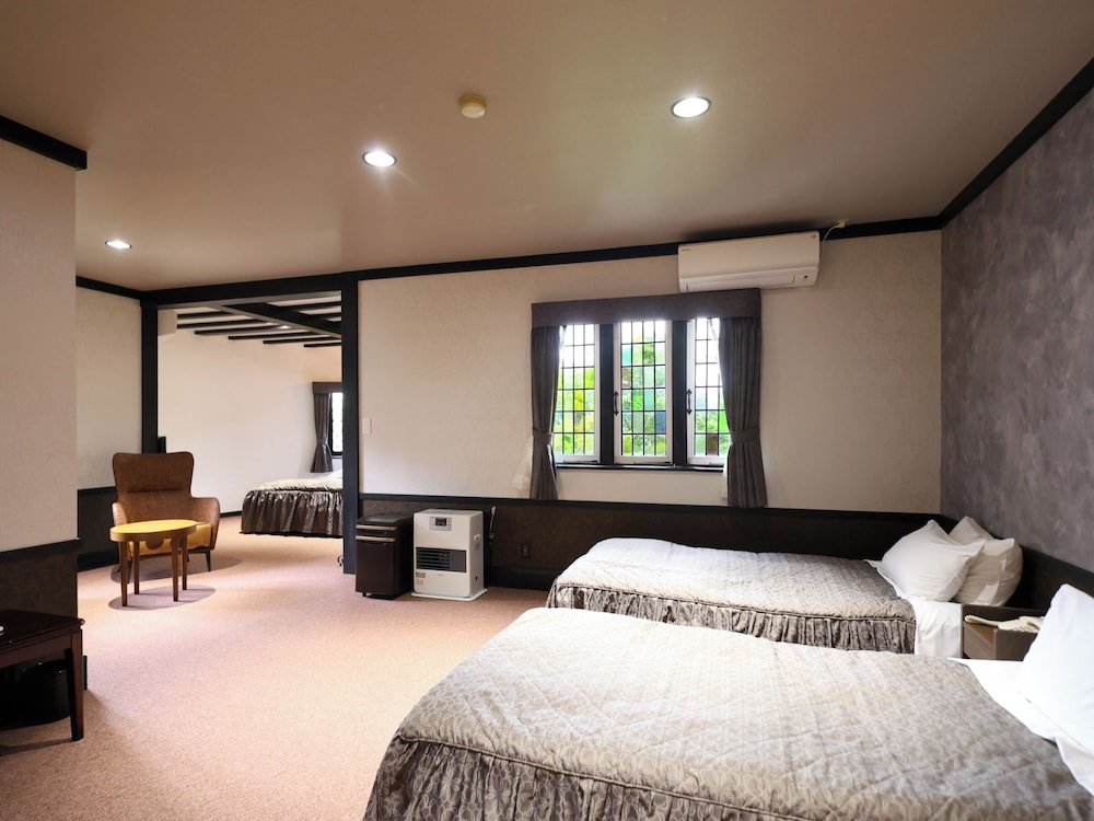 ファミリー スイート 客室2 | プチホテル＆レストラン オールドエイジ