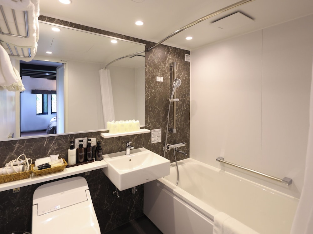 スーペリア ルーム ( B ) バスルーム0 | プチホテル＆レストラン オールドエイジ