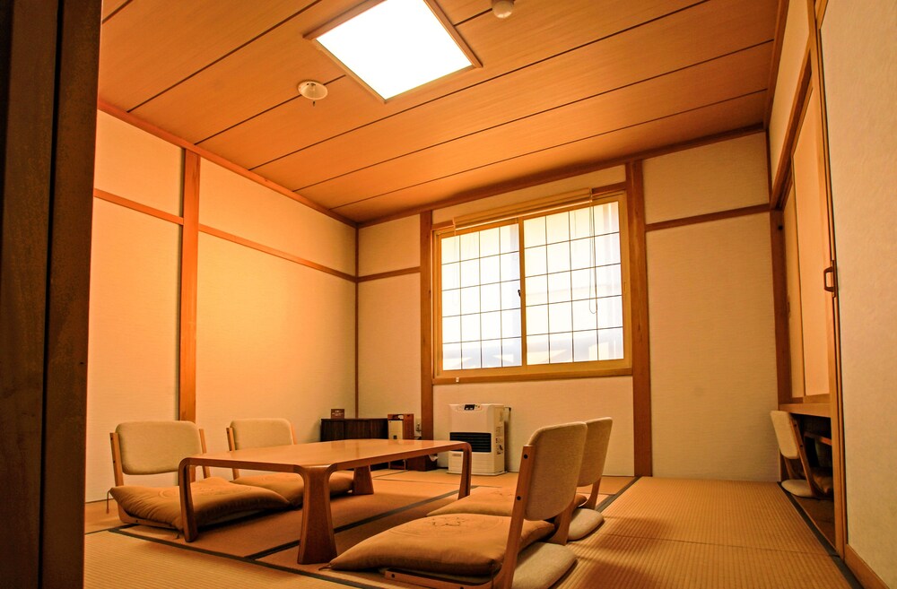 和室4人部屋 禁煙 客室4 | ペンションあんとる・ど・めえる