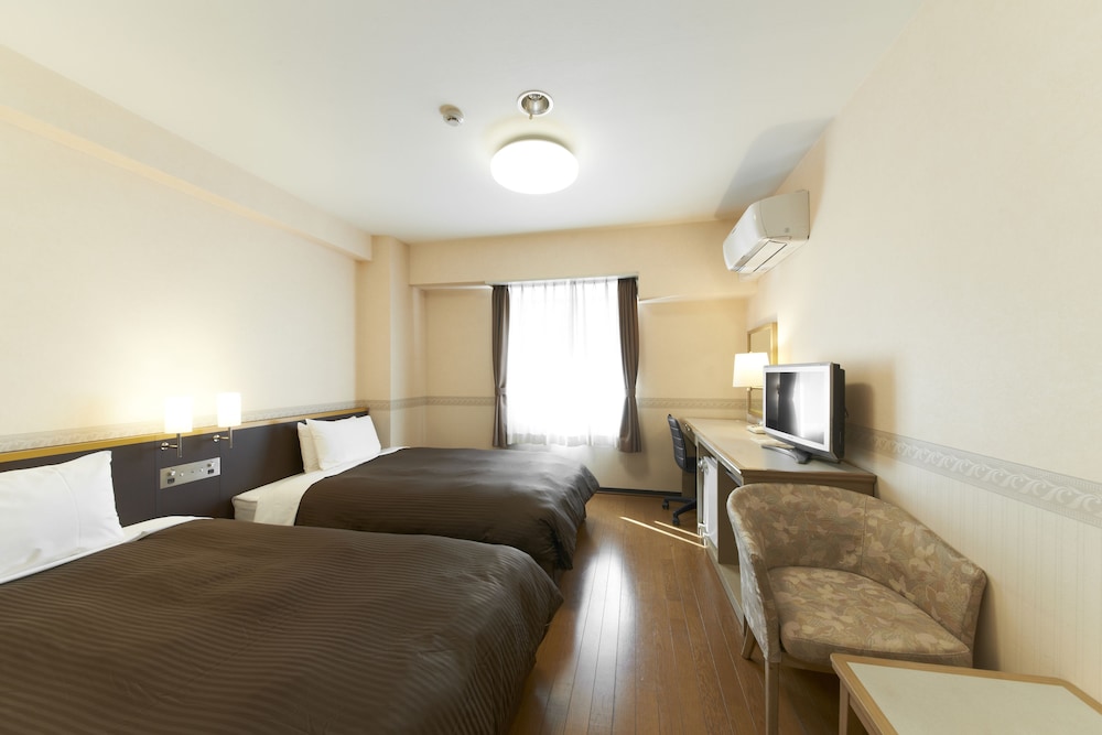 ベーシック ツインルーム セミダブルベッド 2台 喫煙可 | ホテルサンオーク南越谷