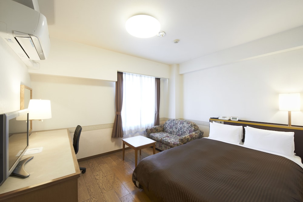 ベーシック ダブルルーム ダブルベッド 1 台 禁煙 | ホテルサンオーク南越谷