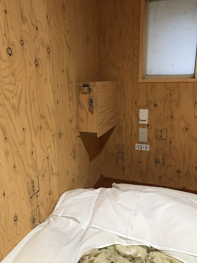 ダブルルーム セーフティボックス0 | ゲストハウス小樽 和の風