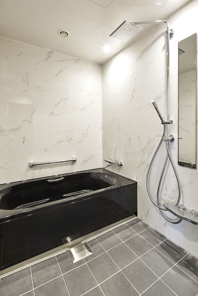 デラックス ツインルーム バスルーム1 | ホテル ルミエールグランデ流山おおたかの森