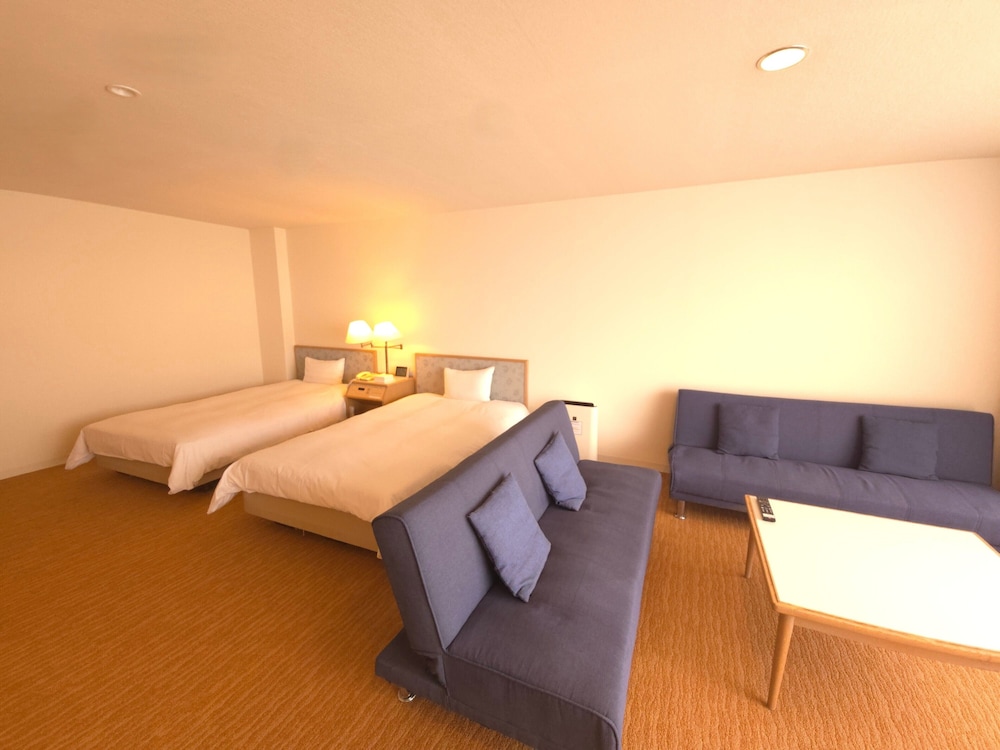 [禁煙] 和洋室 (2階) : 8畳+洋室 客室3 | 城島高原ホテル