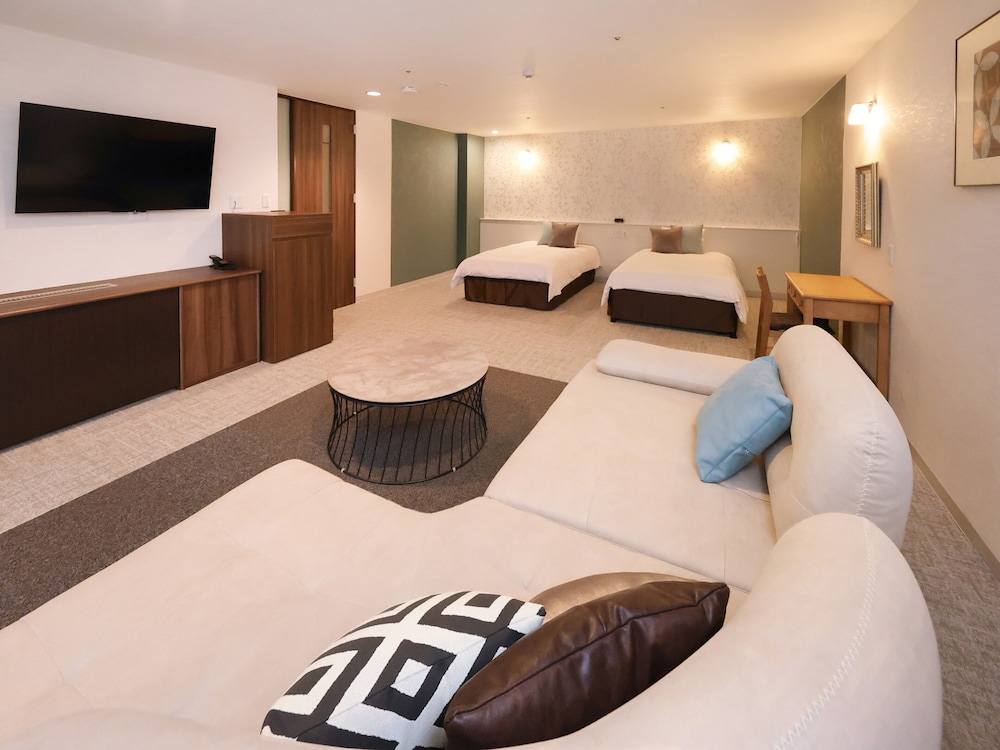 [禁煙] ジュニアスイート和洋室 (4階グランデフロア) : 85平米 客室3 | 城島高原ホテル