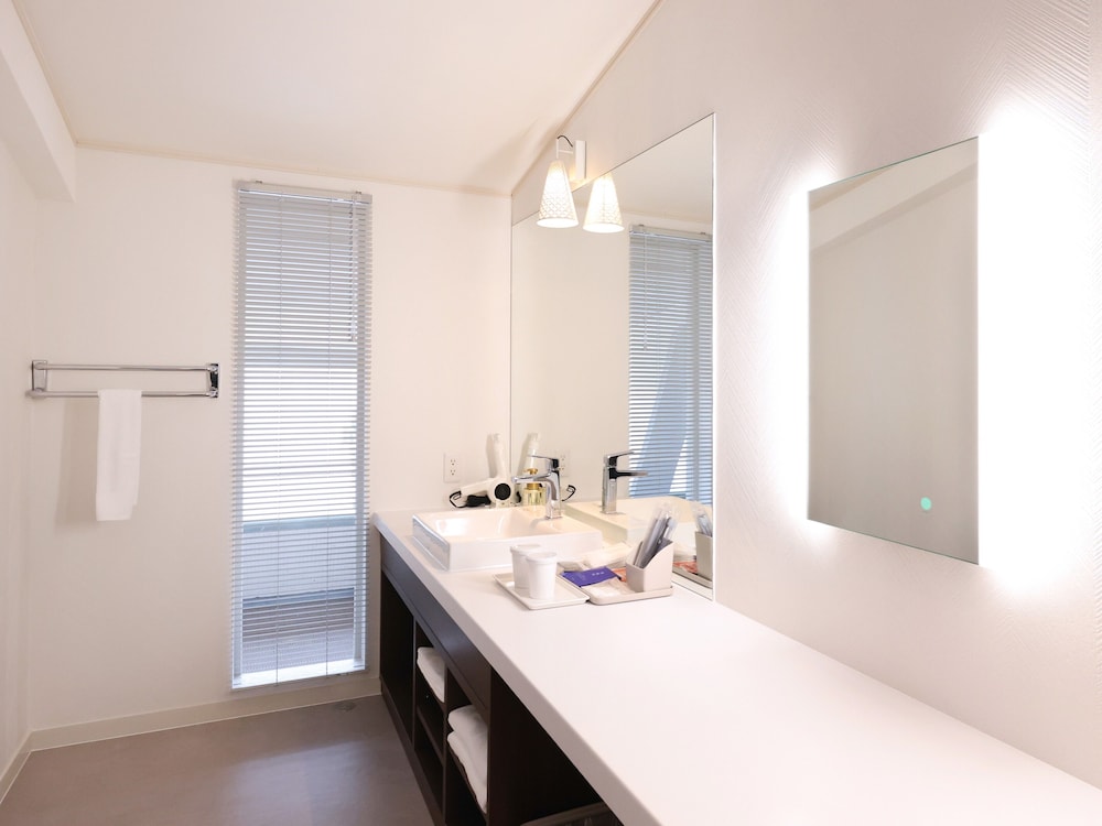 [禁煙] ラグジュアリーツイン (4階グランデフロア) : 70平米 客室2 | 城島高原ホテル