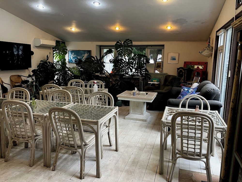 ロビー応接スペース1 | サンラファエル ヴィラ ロビー応接スペース1 | サンラファエル ヴィラ