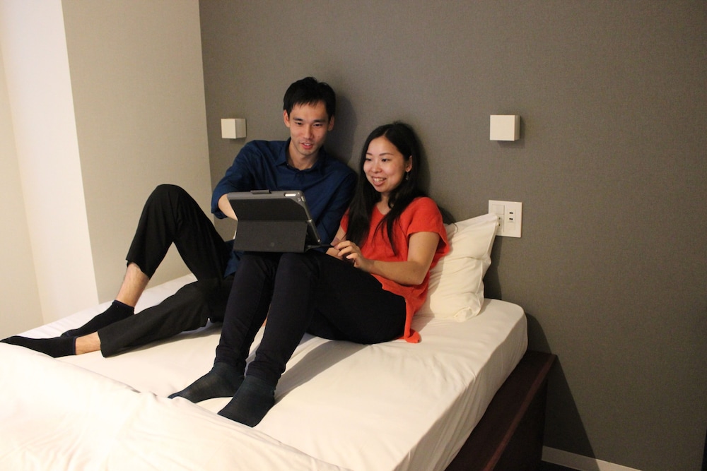 スタンダード ダブルルーム ダブルベッド 1 台 共用バスルーム 客室2 | plat hostel keikyu minowa forest