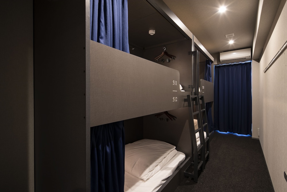 エコノミー 4 人部屋 ベッド (複数台) 禁煙 客室2 | イマノ大阪 心斎橋ホステル