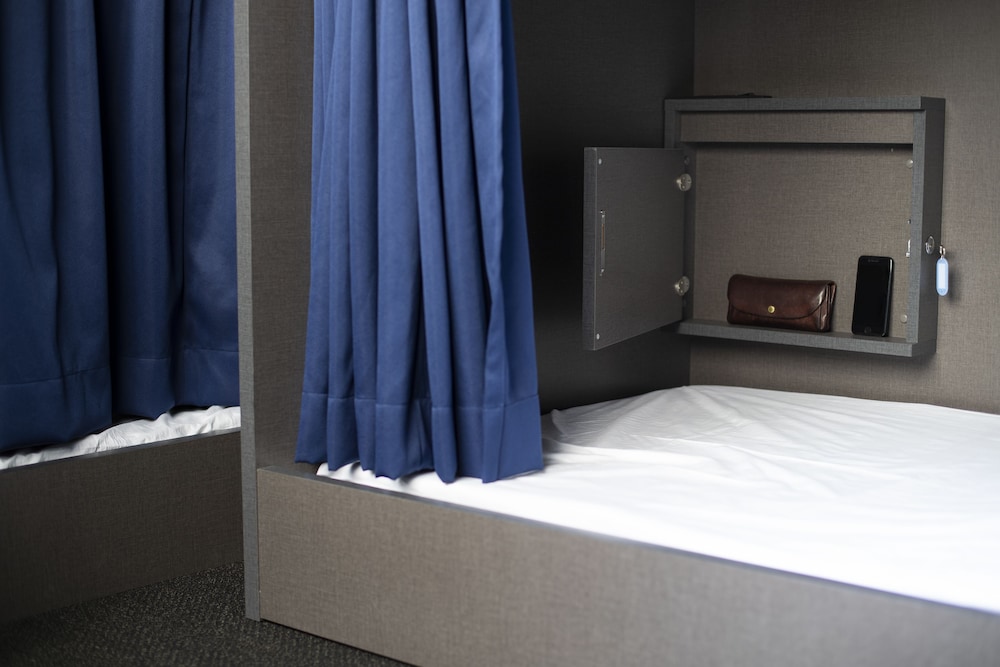 エコノミー 4 人部屋 ベッド (複数台) 禁煙 客室5 | イマノ大阪 心斎橋ホステル