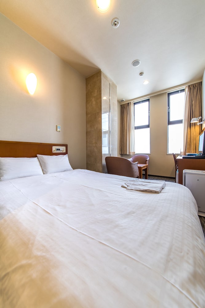 ダブルルーム 禁煙 | サンパレスホテル