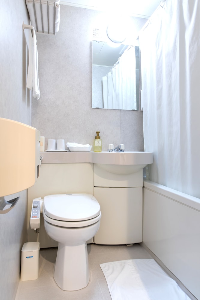 セミダブルルーム 禁煙 バスルーム0 | サンパレスホテル