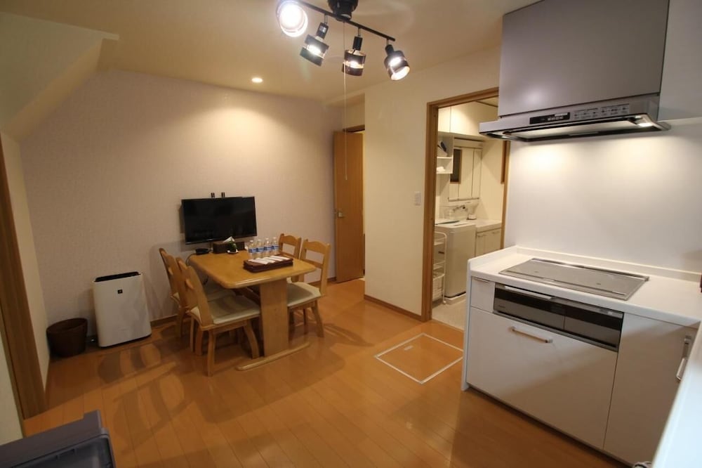 一棟貸し リビング エリア0 | LiB PLUS VILLA Mibu